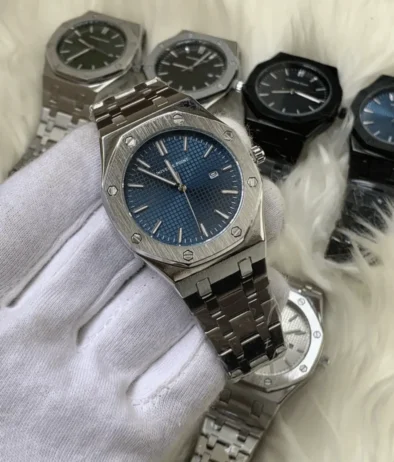 Universal point Men's watch