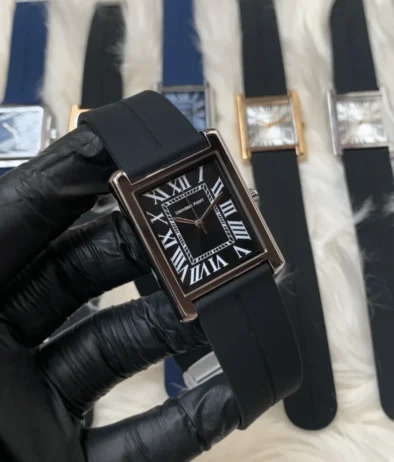 Universe Point solo Tank B/S/Black Old Money Watch